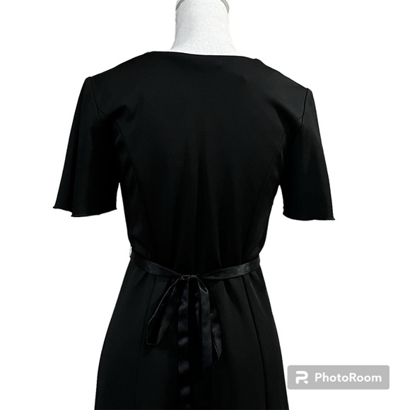 Elegant Choir modest floorlength gown with flowy bell sleeves and ribbon - Picture 7 of 15